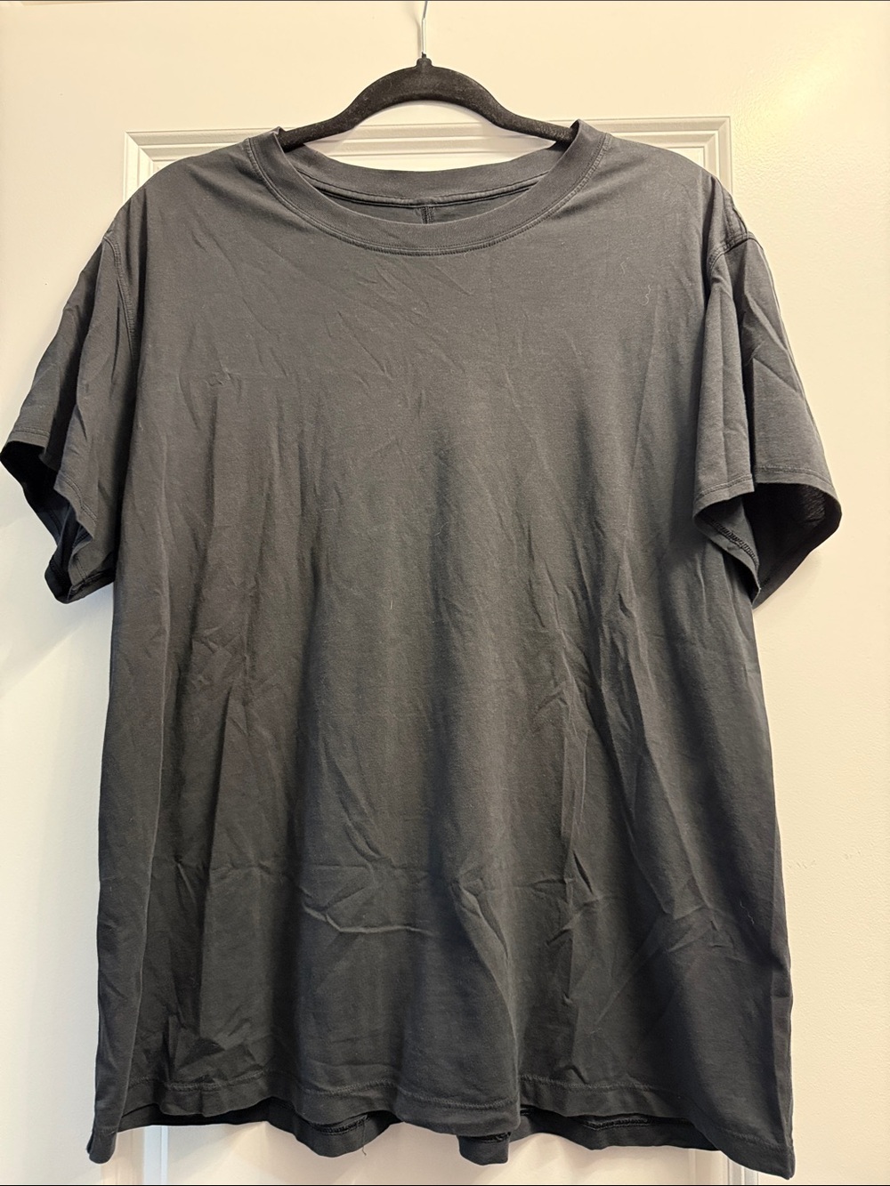 Women’s oversized lululemon athletic tshirt